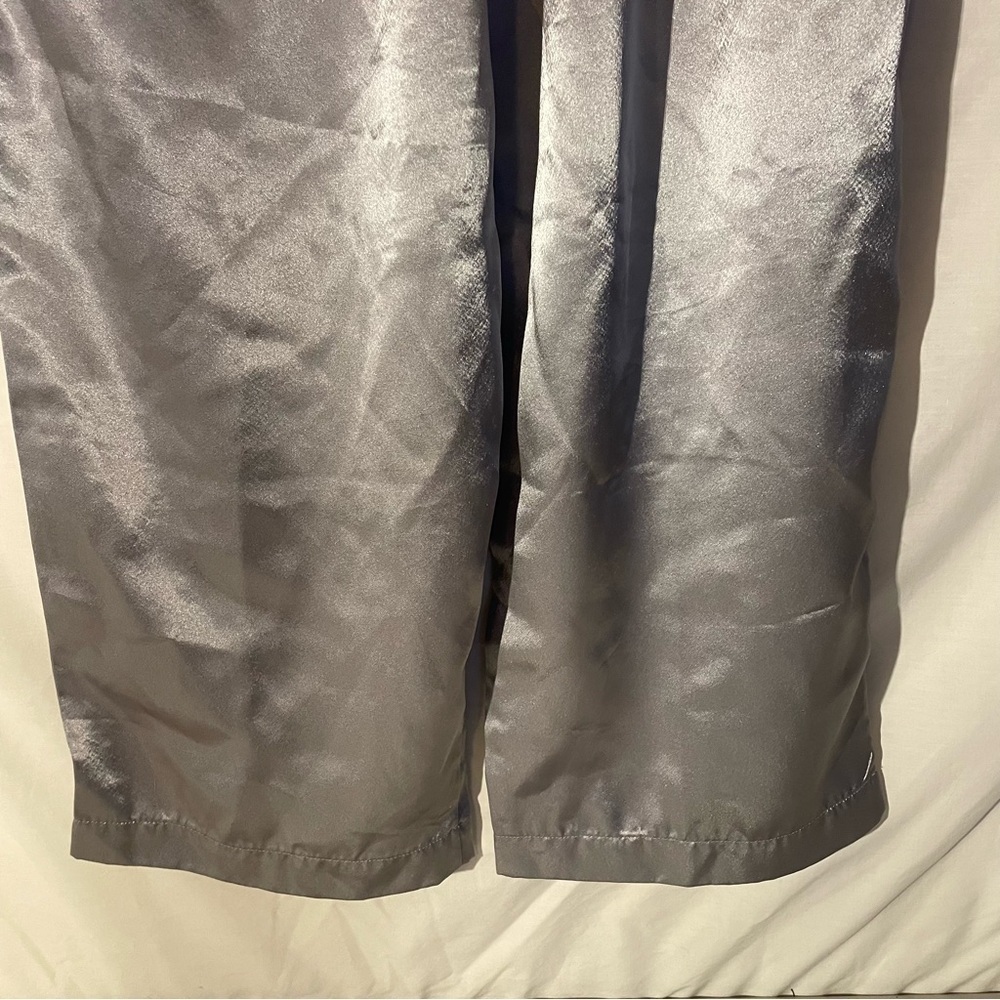 Pajama pants silver (polyester)feels like Satin size small elastic waist - Picture 3 of 5